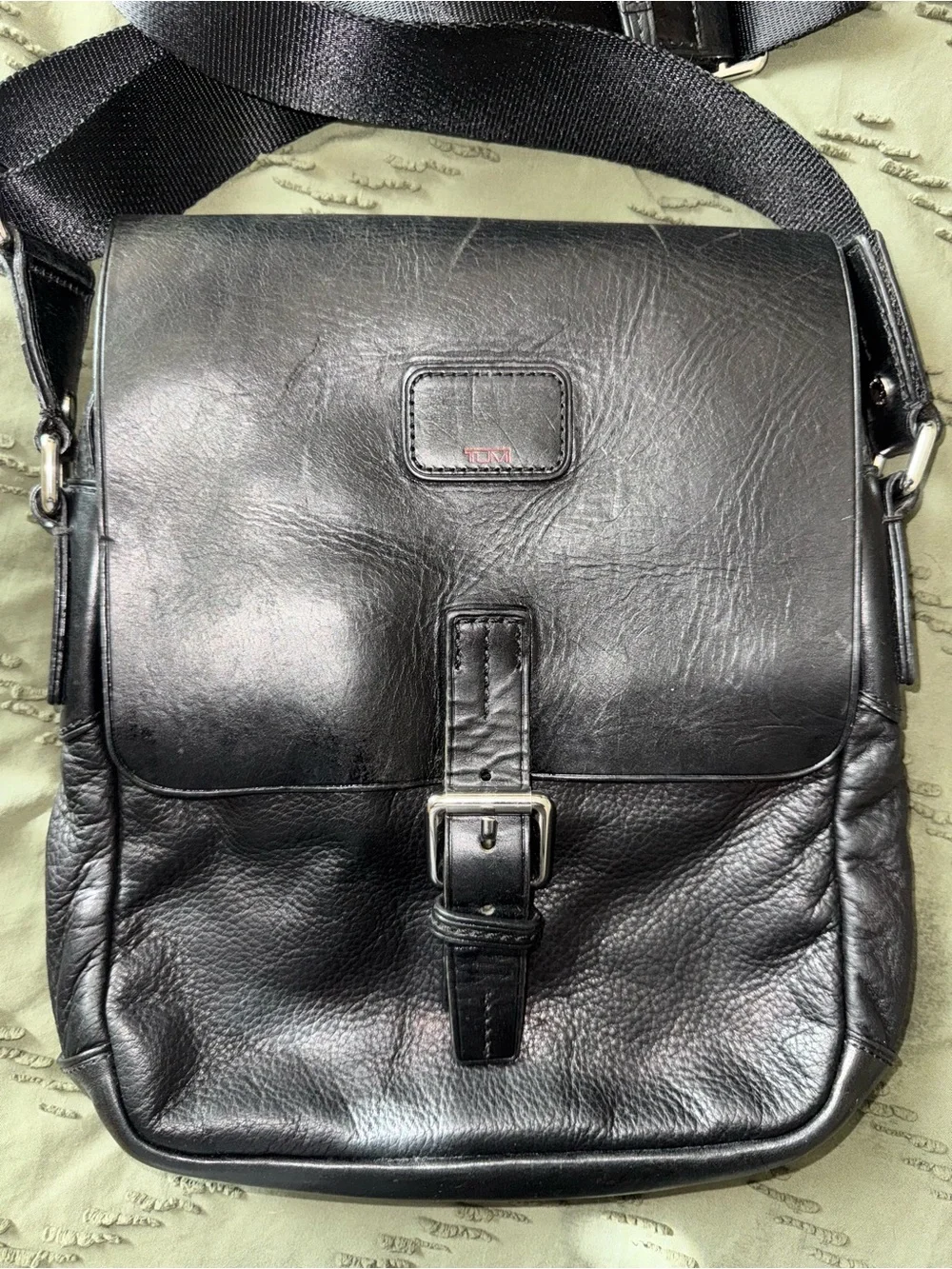 Tumi messenger crafted